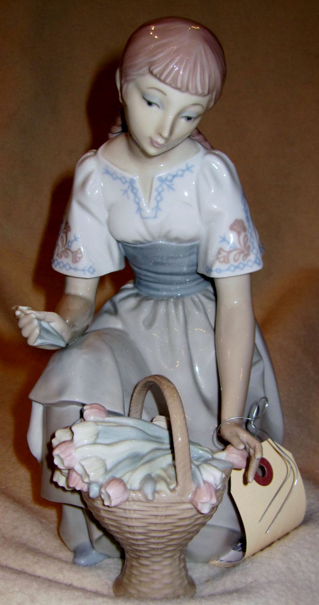 50896-B12 Lladro seated figure.JPG